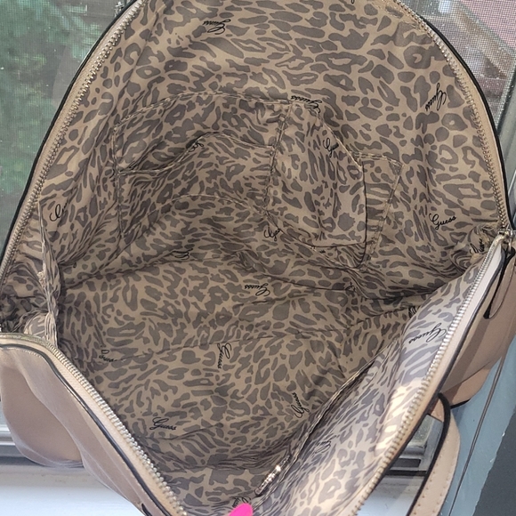 Beautiful Guess Bag - Picture 3 of 3